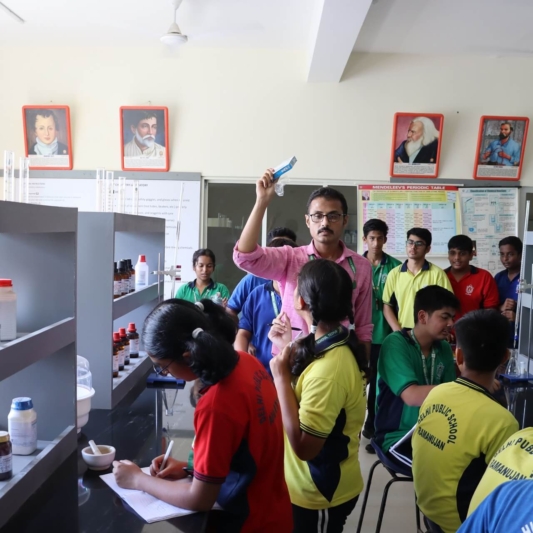 Laboratory-Visit-2025-4
