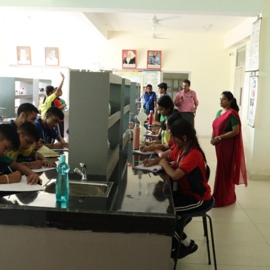 Laboratory-Visit-2025-5