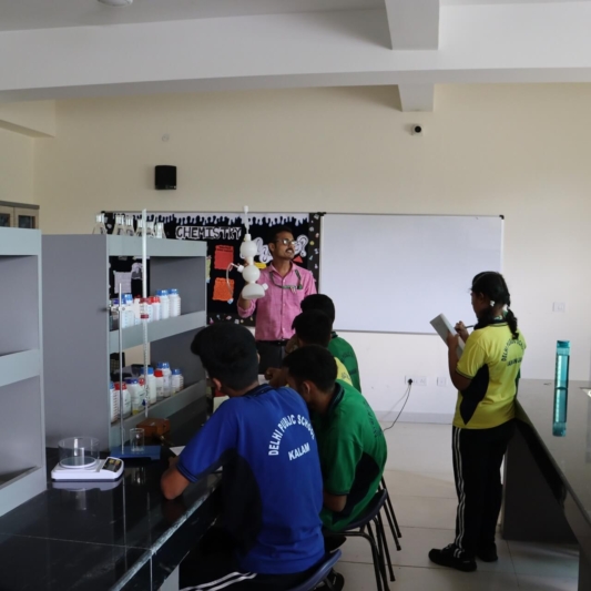 Laboratory-Visit-2025-6